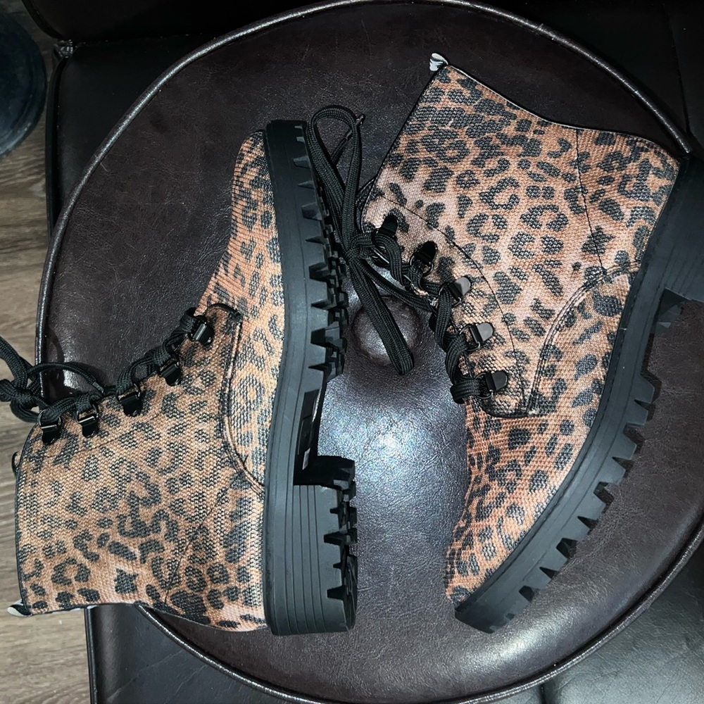 Kendall & Kylie leopard print combat boots women’s size 9-9.5